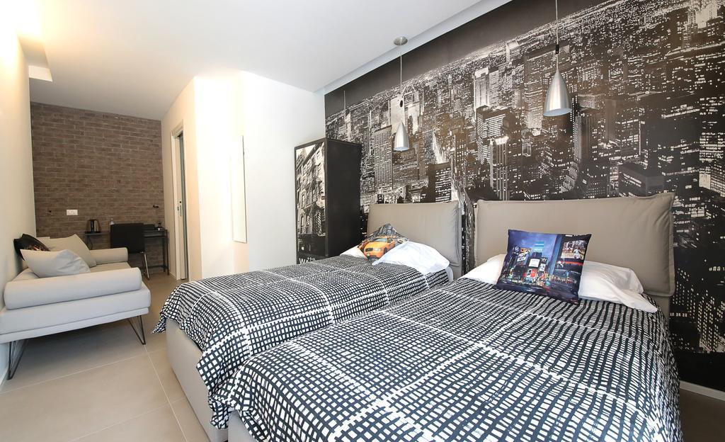 Affittacamere Smile Accomodation อาออสตา ภายนอก รูปภาพ