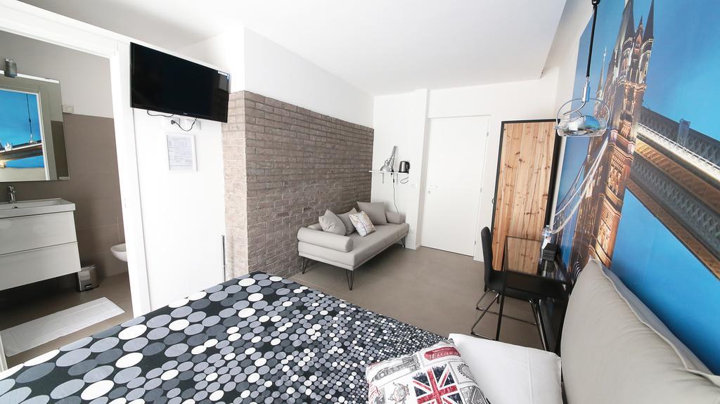 Affittacamere Smile Accomodation อาออสตา ภายนอก รูปภาพ