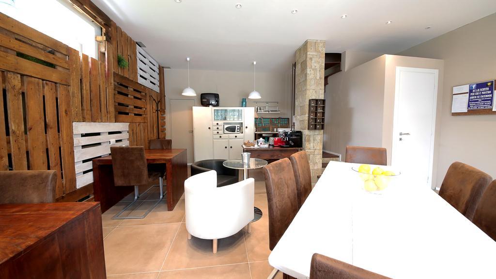 Affittacamere Smile Accomodation อาออสตา ภายนอก รูปภาพ