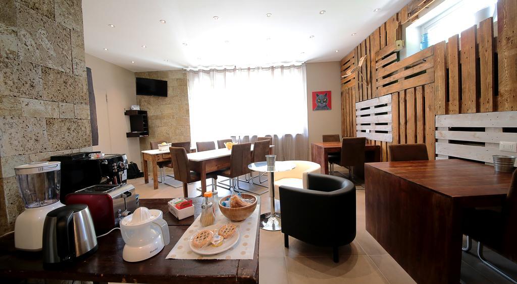 Affittacamere Smile Accomodation อาออสตา ภายนอก รูปภาพ