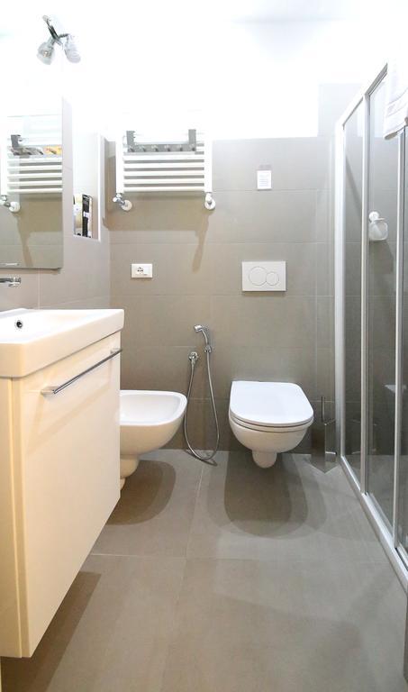 Affittacamere Smile Accomodation อาออสตา ภายนอก รูปภาพ