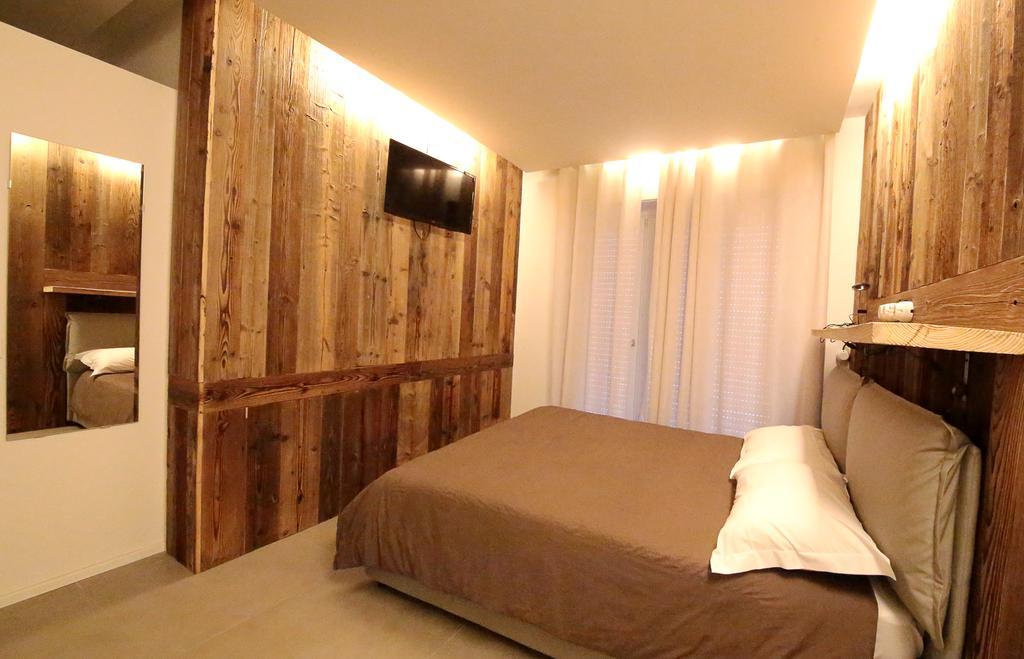 Affittacamere Smile Accomodation อาออสตา ภายนอก รูปภาพ