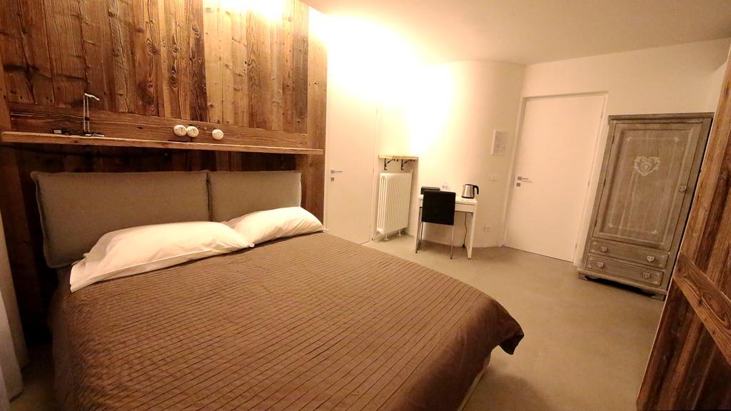 Affittacamere Smile Accomodation อาออสตา ภายนอก รูปภาพ