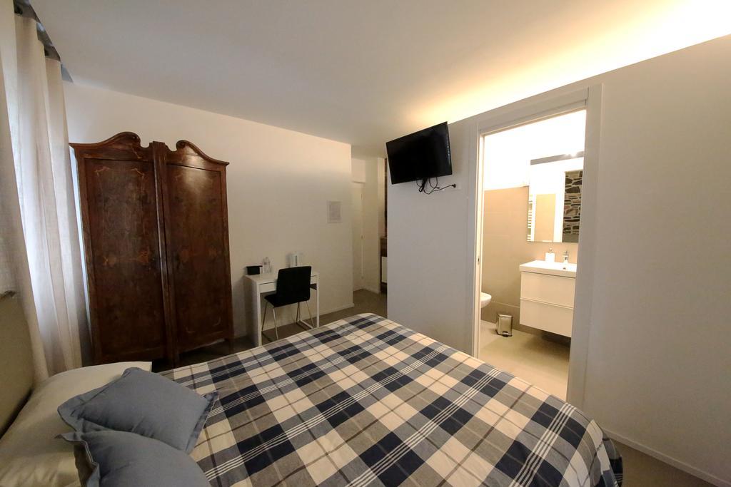 Affittacamere Smile Accomodation อาออสตา ภายนอก รูปภาพ